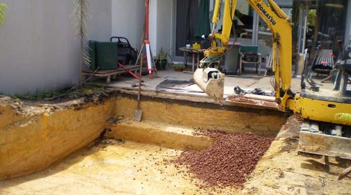 digging out hamilton swimming pool waikato